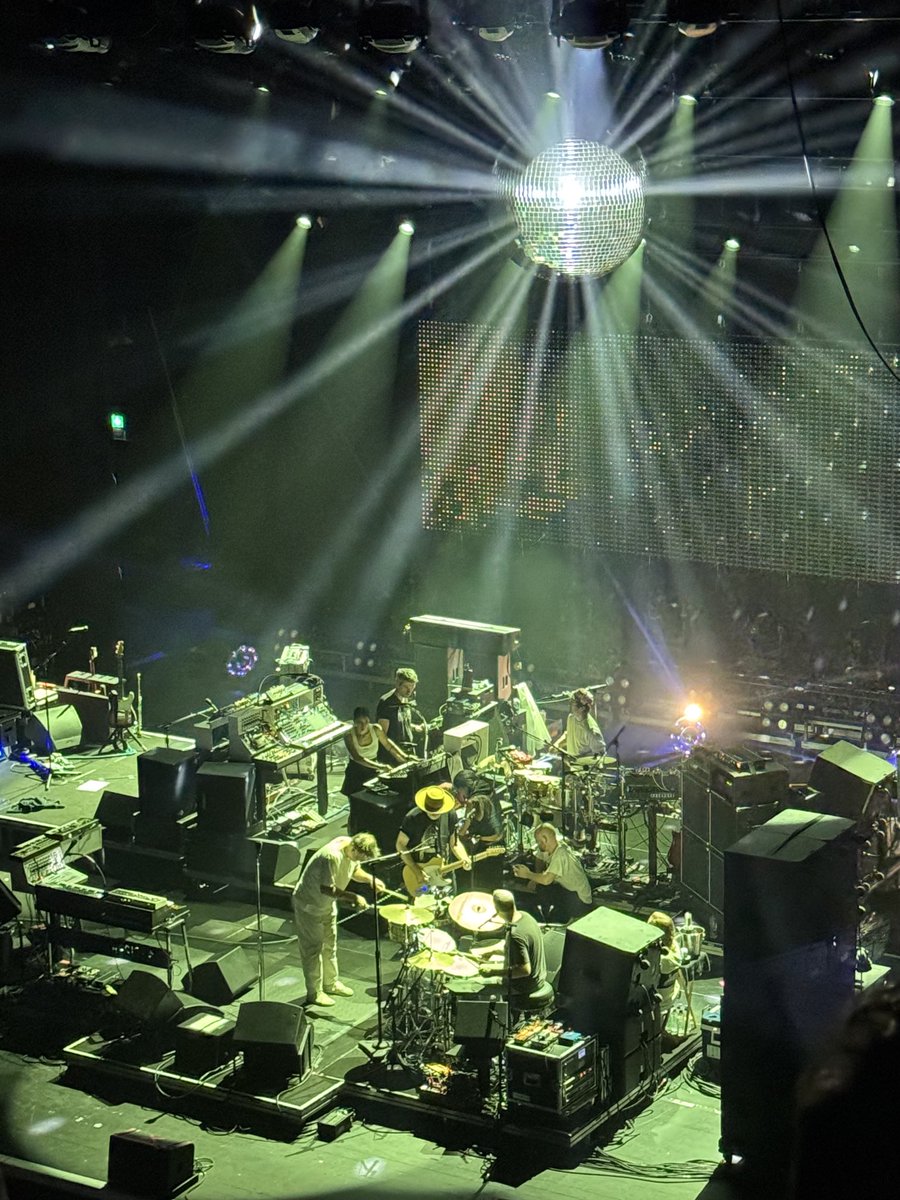 tomfahy's tweet image. Great band #lcdsoundsystem