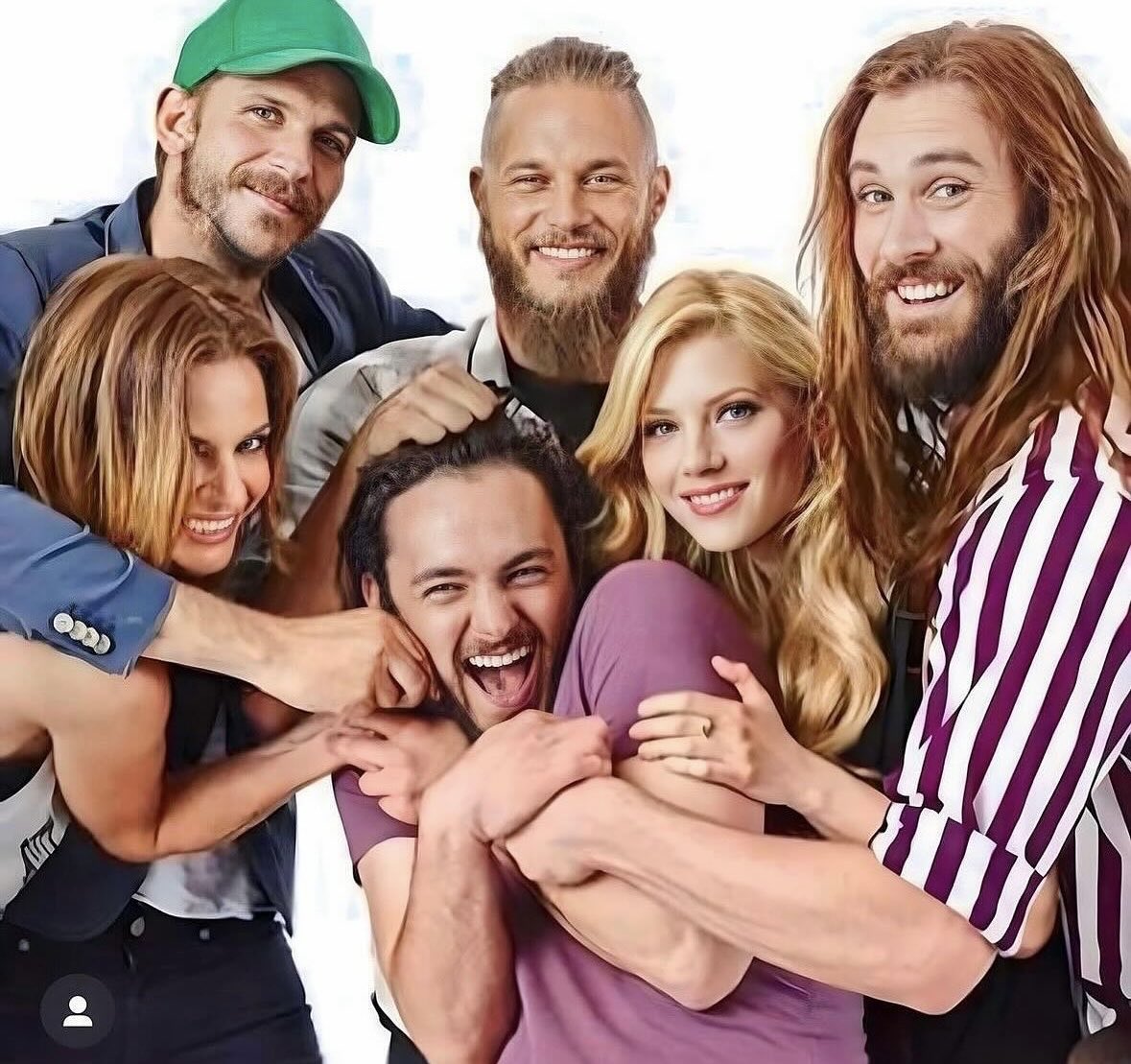 dcd728's tweet photo. Fun #throwback #pic of #GeorgeBlagden and #castmates from #Vikings #season1 https://t.co/z0i3Yj8uMs