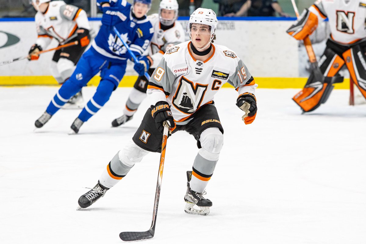 Congratulations to @deturris5 for winning the Roger’s Kyle Turris Community Award for the Nanaimo Clippers‼️

#BleedOrange