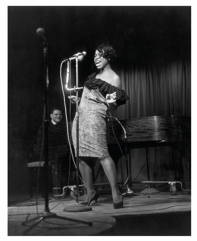 JAZZ, BLUES & SOME + (@manccini31416) on Twitter photo Betty Carter, 1968. Photo by Chuck Stewart.
She didn’t sing notes-she shaped time itself.
A queen of vocal jazz. A moment frozen in truth.
#JazzLegends #BettyCarter #ChuckStewart ♥️🎼📸🎙️🎶 Betty Carter, 1968. Photo by Chuck Stewart.
She didn’t sing notes-she shaped time itself.
A queen of vocal jazz. A moment frozen in truth.
#JazzLegends #BettyCarter #ChuckStewart ♥️🎼📸🎙️🎶
