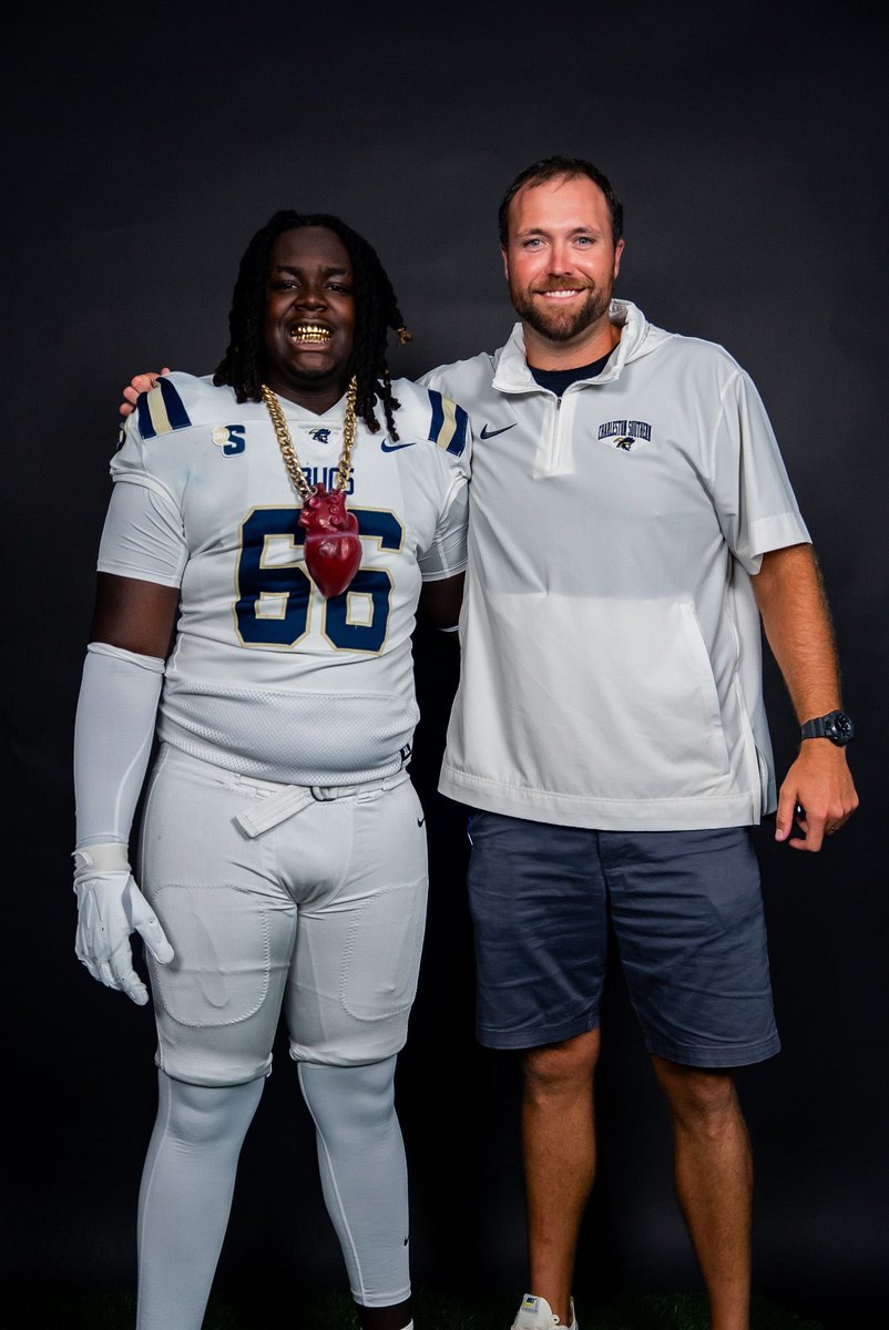 Quandrebrooks7's tweet image. That southern hospitality!! Thank you a lot for having me and my mom!! @CoachLMartin @GabeGiardina @CoachTrev55 @Coach_EDavis @DLive1087 @CoachKWorden