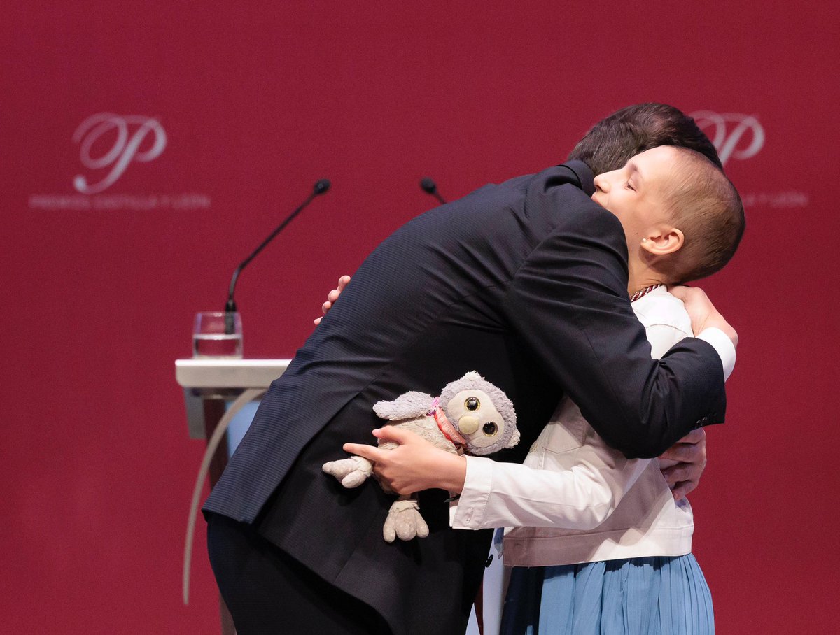 mariacmpfg's tweet image. Como ya sabéis, ayer recibí el Premio a los Valores Humanos y Sociales de la Junta de Castilla y León… ¡y aún no me lo creo! Va a ser un día que no podré olvidar nunca.
Quiero dar las gracias a todos los que habéis pensado en mí para algo tan bonito.
Seguimos sumando,os quiero🥰