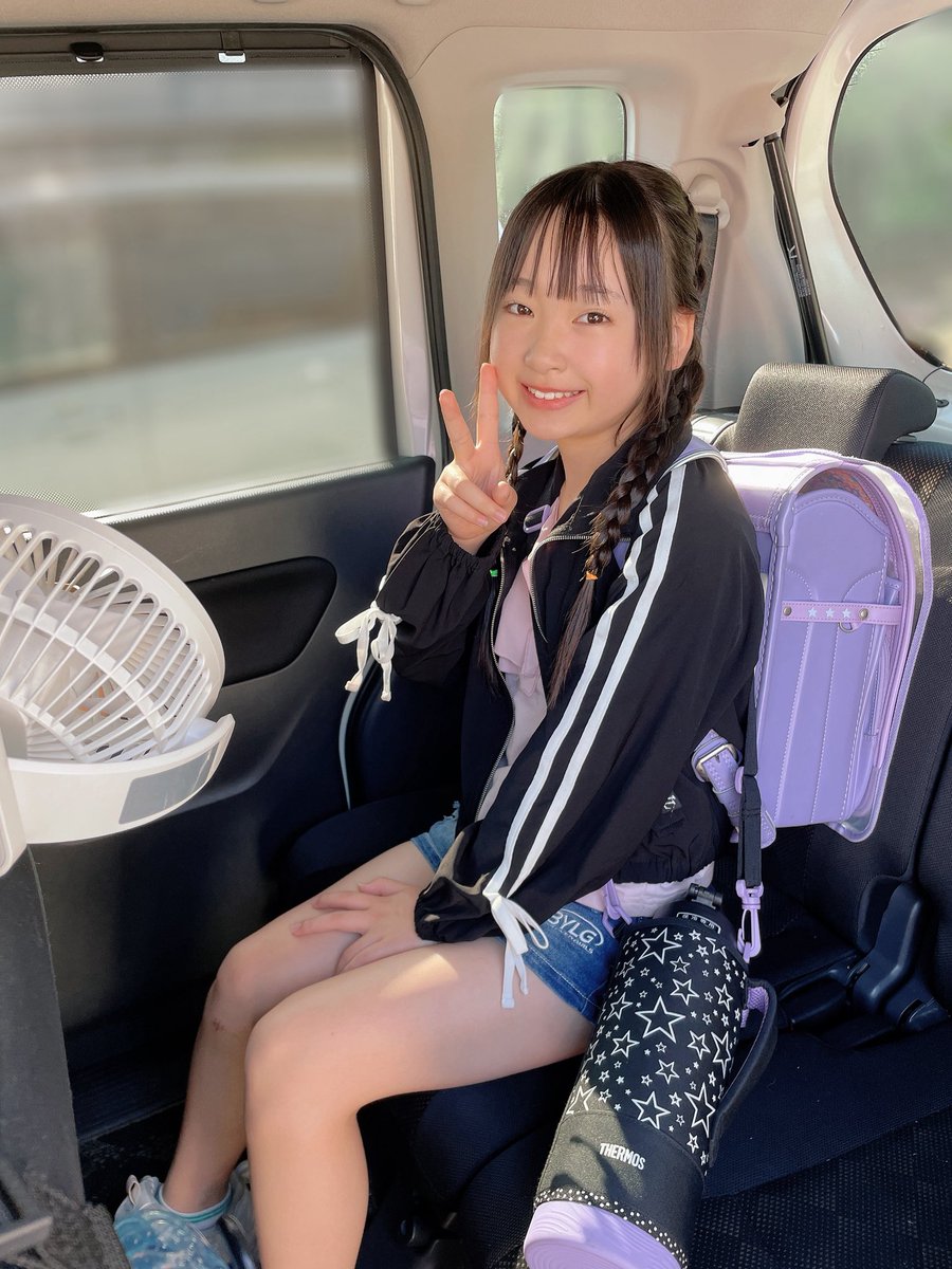 おはようございまゆゆす🧸ᩚ❤︎

暑さにとけないよう 今日もがんばろうね🫠 ☀️まゆは授業参観だから ちゃんと発表できるようがんばってくる～(ง •̀_•́)ง
 #zerodanceschool #gogobridge #キッズモデル #キッズアイドル #研修生 #js4 #9さい #まゆ