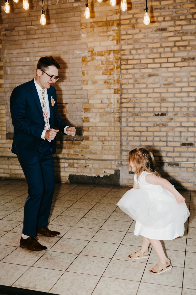 Instant Request will play music for any age of guest to have that fun special moment at your reception
Coordination | @mavenevents
Venue | @northernstacksevents
Beauty | @ladyvampartistry
Photography | @katlarreaphtos
Videography | Brandyn Tolluch
DJ: Haley P