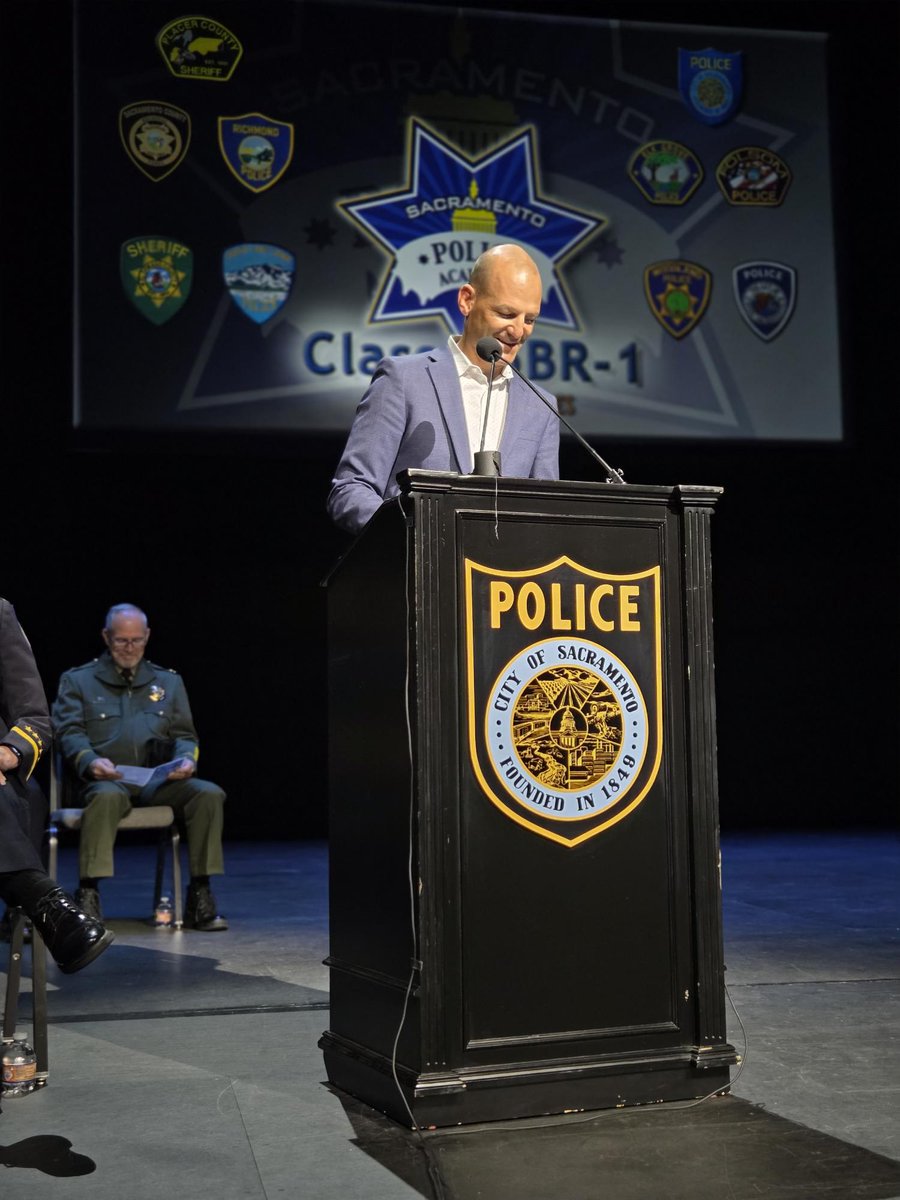 MayorMcCarty's tweet image. Today, we welcomed nine new officers to the City of Sacramento.
Sacramento PD's commitment to selflessly serving our community makes our city better & our streets safer. They are the hand we reach for when something goes wrong.
Congratulations to our new graduates!