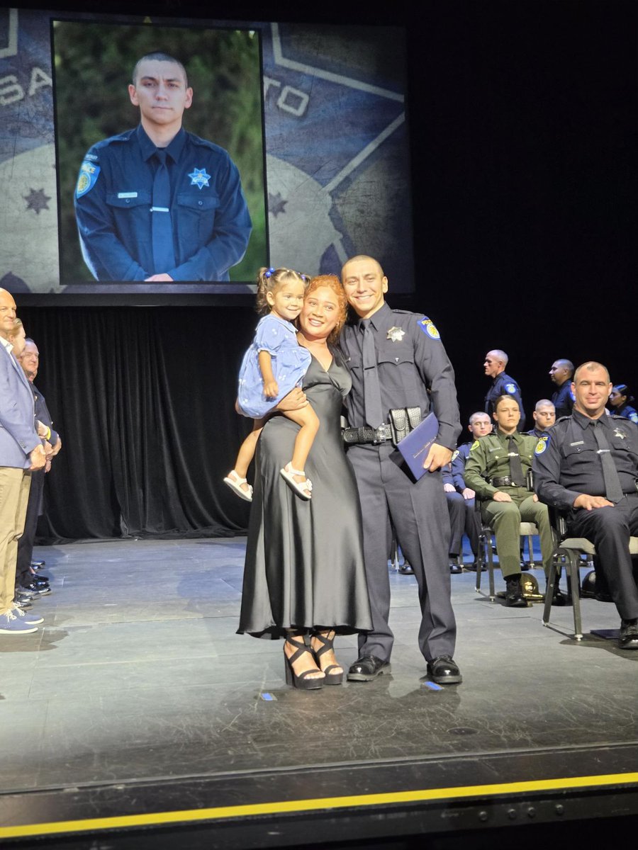 MayorMcCarty's tweet image. Today, we welcomed nine new officers to the City of Sacramento.
Sacramento PD's commitment to selflessly serving our community makes our city better & our streets safer. They are the hand we reach for when something goes wrong.
Congratulations to our new graduates!