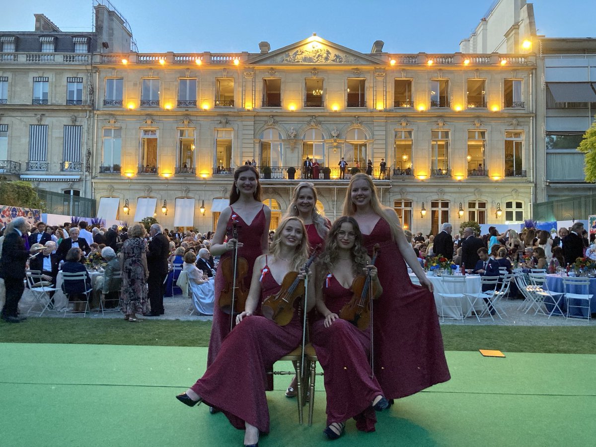 sochanska's tweet image. Conclusion of 🇵🇱Presidency of the Council of the 🇪🇺in the beautiful and historic setting of the Cercle de l’Union Interalliée.
Congratulations to @PLenFrance on 🇫🇷for organizing such a remarkable event! @Polska
#PolandInEU