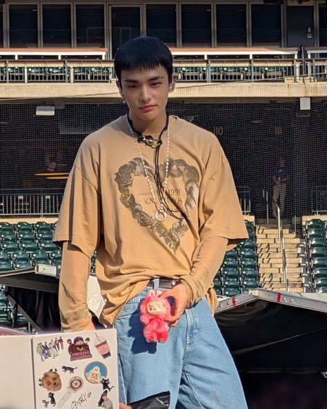 Q porra é essa hyunjin, não vou cair na maldição desses lafufus não