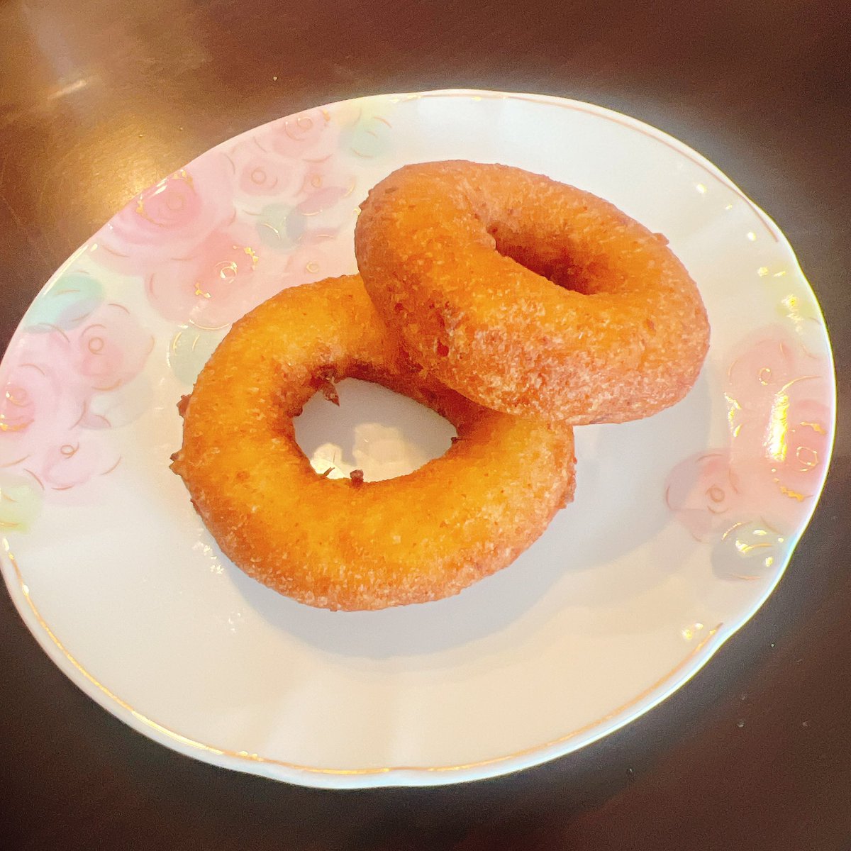 takeuchiyukimi's tweet image. 青森県のおいしいスイーツのひとつ😍
横浜町のお豆腐屋さんのおからドーナツ!ふわっふわで美味しい…😭
下北方面の行き帰りに立ち寄りたくなる