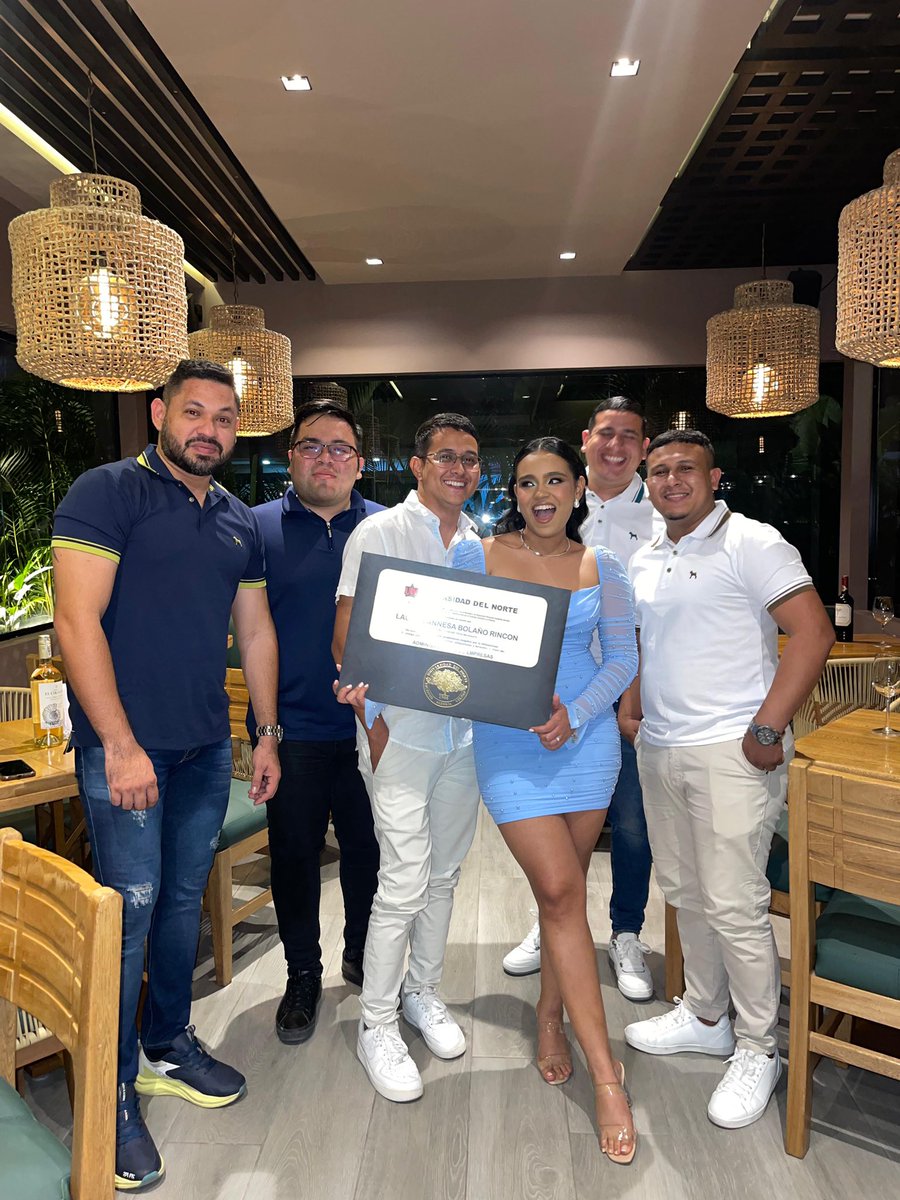 Lauvanebr's tweet photo. Es una bendición ser la única mujer del grupo🥹🥰 https://t.co/AUu7ASv74C