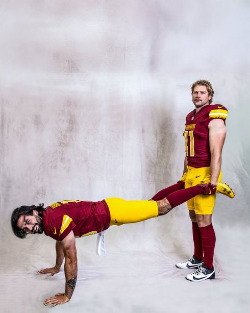 Oye pero esto qué es 

<a href="/Commanders/">Washington Commanders</a>