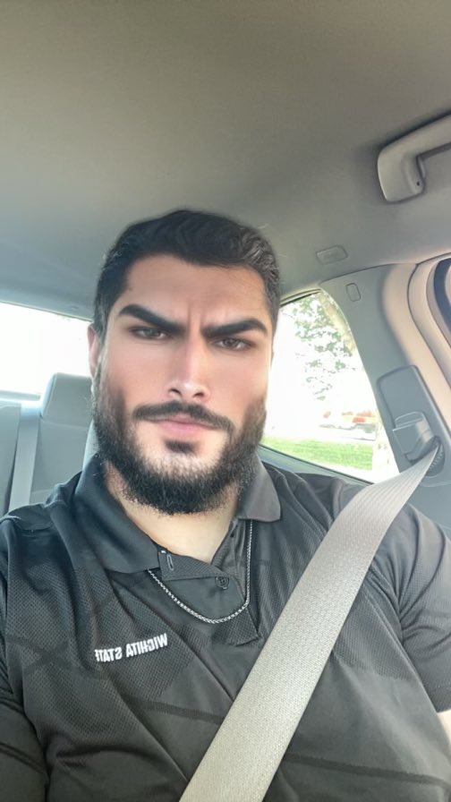 WSU vs. Syracuse. Yang vs. Mazzara. Shiny new rosters. Don’t miss this.

WSU up 1-0 in the Bo7, tap in: twitch.tv/colleaguetv

#ShockersUp⚡️