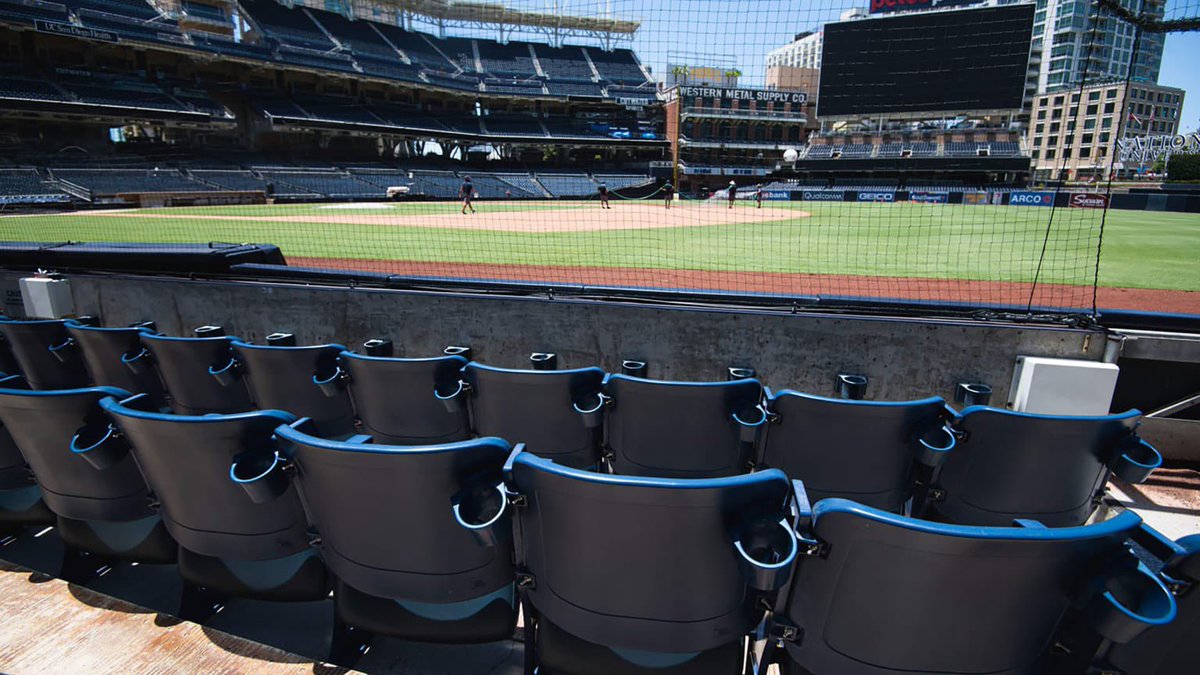 mark_a_bartlett's tweet image. I’m giving away VIP Padres 1st Base Box Seats (unlimited food & drinks!), a $100 MLB gift card, Sun Bum summer skincare pack, & Seaesta Surf swimwear for the family! 😎⚾️ To enter, check out PADRESBLOGGER on Instagram for all the details!