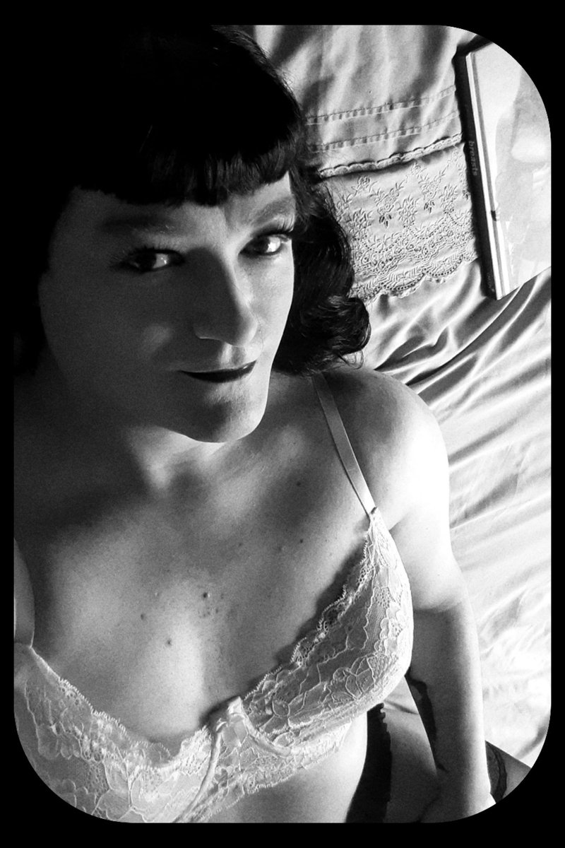 Bettie says Relax 🖤😉🖤