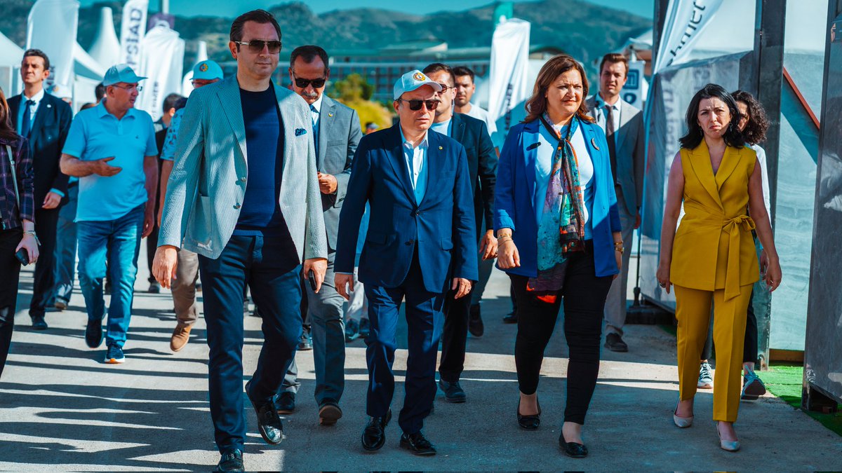 Belediye Başkanımız Burcu Köksal, Belediye Başkan Yardımcısı Eylem Ayar, Yönetim Kurulu Başkanımız Hüsnü Serteser, Meclis Başkanımız Mustafa Ali Çelikten, TOBB Fuarcılık Sektör Meclisi Başkanı ve ALZ Grup Yönetim Kurulu Başkanı Cihat Alagöz, Afyonkarahisar İsçehisar Mermerciler