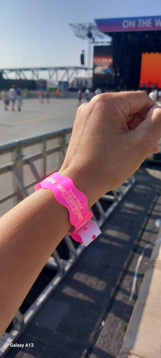 spacebug2k's tweet image. We're providing water safety cover at @OTWFLiverpool - good weather, good music, good atmosphere 🌞 🎶 ✨️
#liverpool #charity #OTWF