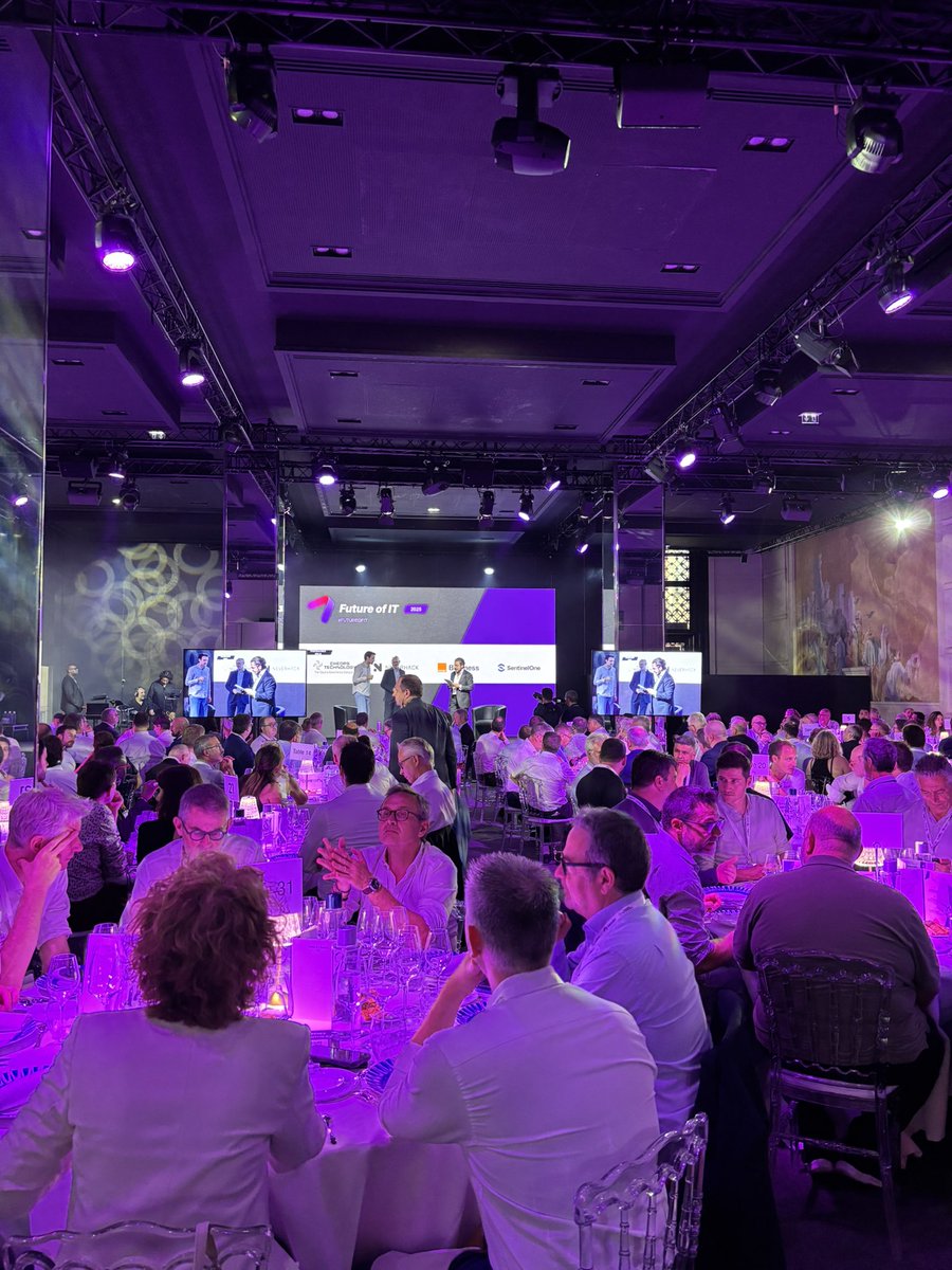 Après une journée #FutureofIT riche en échanges, place à l’emblématique soirée de Gala #FutureofIT : 200 C-Levels réunis pour penser l’Europe numérique de demain — GenAI, réglementation, cybersécurité, RSE…