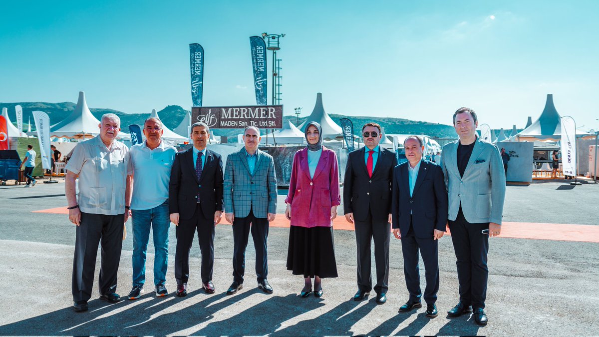 Afyonkarahisar Valimiz Doç. Dr. Kübra Güran Yiğitbaşı, Manisa Valisi Vahdettin Özkan, Kütahya Valisi Musa Işın, Uşak Valisi Dr. Naci Aktaş, Yönetim Kurulu Başkanımız Hüsnü Serteser, Meclis Başkanımız Mustafa Ali Çelikten, TOBB Fuarcılık Sektör Meclisi Başkanı ve ALZ Grup Yönetim