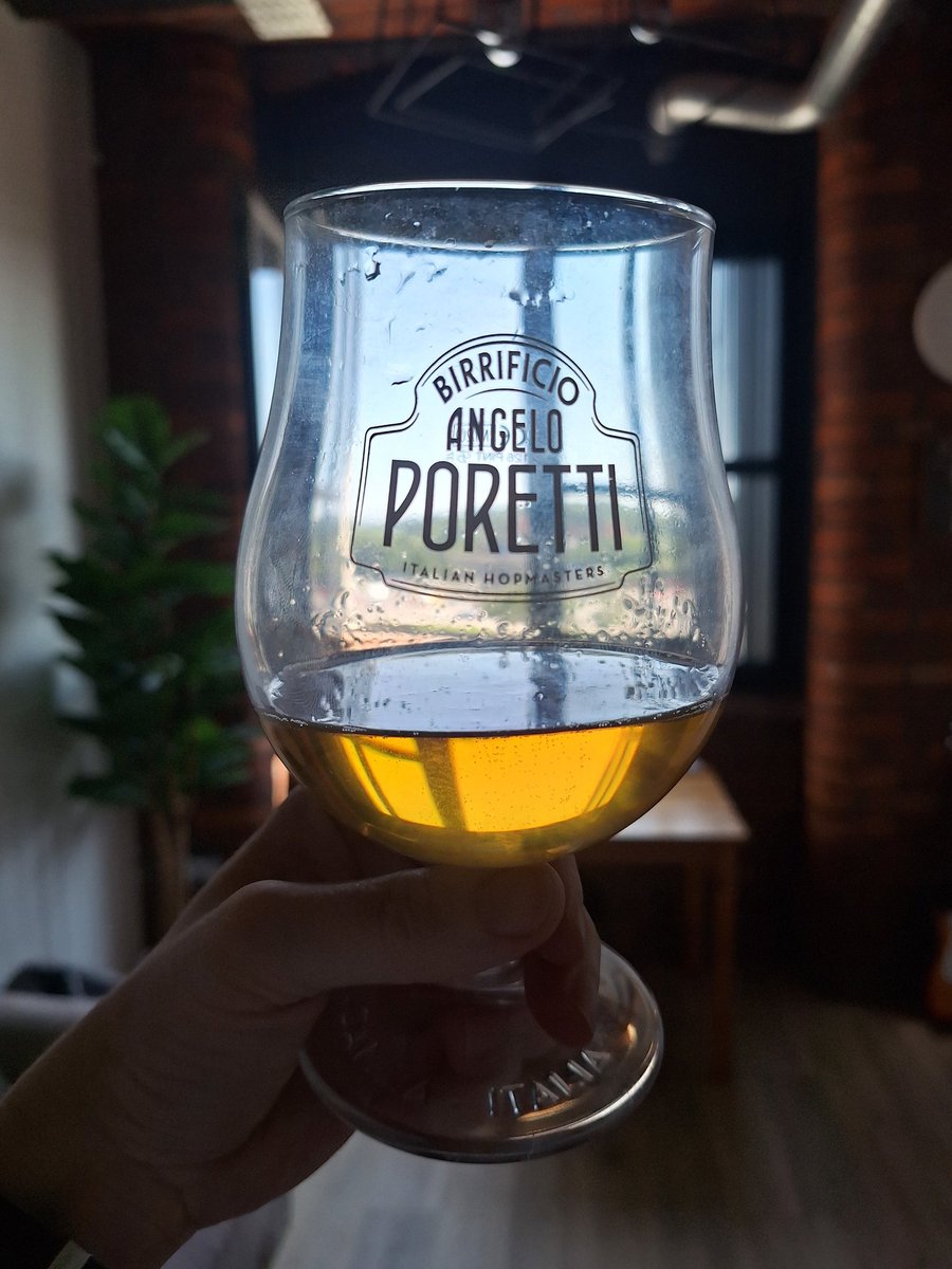 MarinoFaverzani's tweet photo. A Lovely Drop! ๐๐ปโโ๏ธ๐๐บ @PintsBeauty
#Poretti #Stockport https://t.co/0kVrL9qVBa