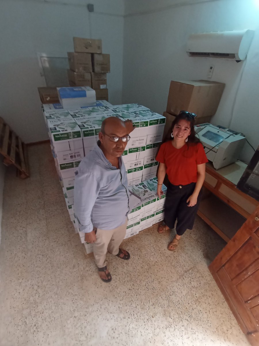 El camión de ANARASD descargó hace unos días todo el material en sus destinos correspondientes: 

🟡 Centro Aminatu Haidar 

🟡 Ministerio de Salud Pública

🟡Para la Farmacia Central 

🟡Para la Media Luna Roja Saharaui 

ANARASD por un Sahara Libre/Sahara Aske!!!🇪🇭