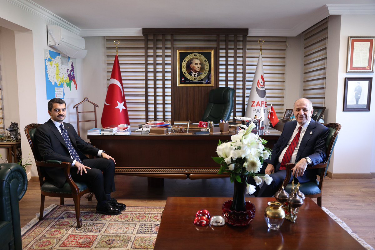 Daha önce cezaevinde ziyaretlerde bulunduğum Zafer Partisi Genel Başkanı Prof. Dr. Ümit Özdağ’ı bu kez özgürlükte ziyaret ederek geçmiş olsun dileğinde bulundum. 

Hukukun, adaletin ve savunma hakkının korunması için mücadeleye devam edeceğiz.