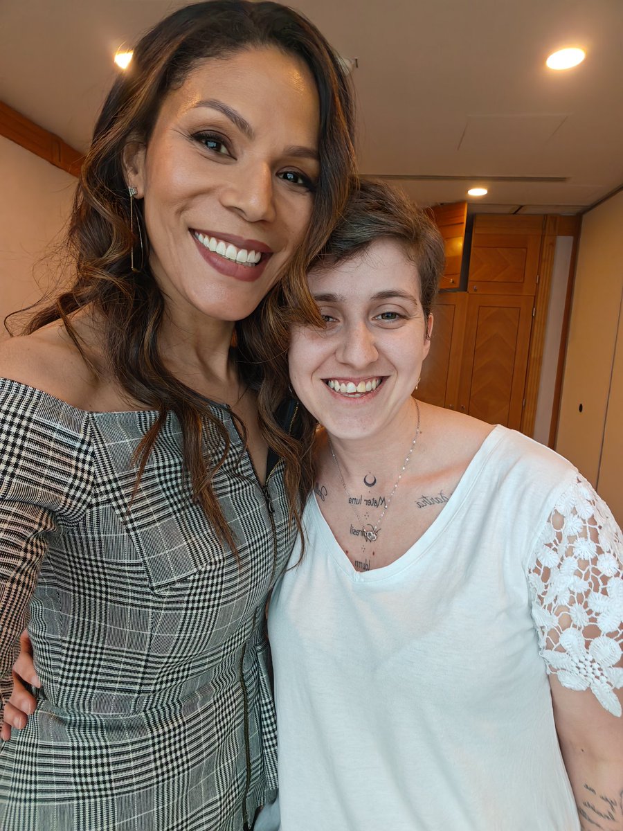 Maritxu____'s tweet image. If someone had told me one day that I was going to meet Grace Greenleaf I would never have believed it and yet this dream came true this weekend, I still can&apos;t believe it, thank you @DreamitCon for making our wildest dreams come true 🥹🫶
#FRR5 #MerleDandridge