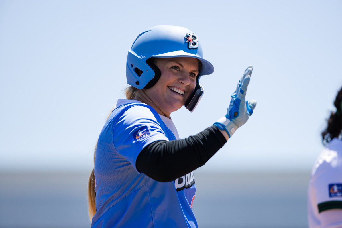 RAISE YOUR HAND IF YOU JUST HIT A GRAND SLAM TO PUT YOUR TEAM AHEAD 8-4