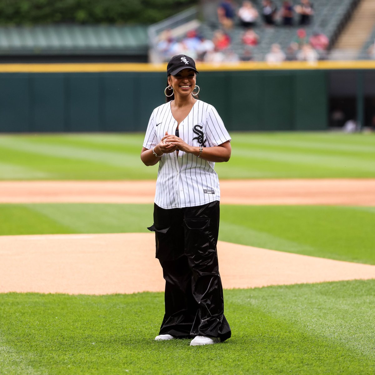 Grammy Award-winning artist, Mýa, joined us today for a ceremonial first pitch! 👏