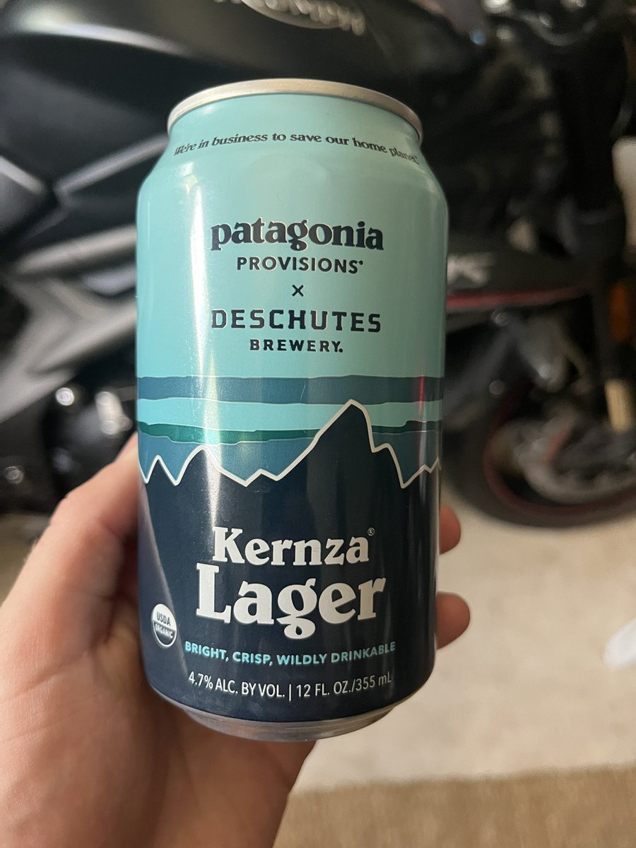 JWoodFerda's tweet photo. This brew tastes like a puffer vest and an entry level analyst job #internship https://t.co/Rzv99WokT4