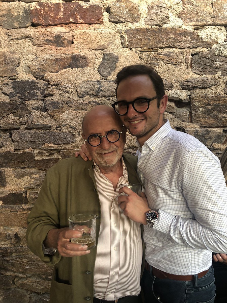 Le barreau de l’Aveyron est heureux de vous annoncer que son prochain bâtonnier pour 2026/2027 sera notre confrère Maxime Bessière (à droite sur la photo en compagnie de notre doyen, le bâtonnier Hubert Aoust)