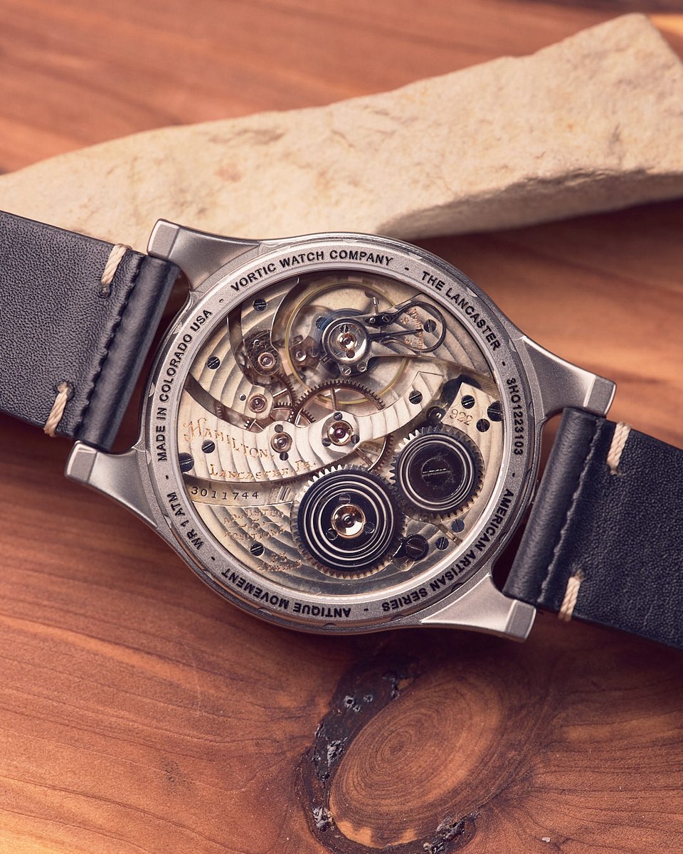 VorticWatches's tweet image. The Lancaster 103 is a lunar-inspired fusion of brushed silver, moon-style hands, and vintage precision. Powered by a 1929 Hamilton movement in a sandblasted titanium case.
🛒 vist.ly/3n7asdc
#VorticWatchCompany #TitaniumWatch #AmericanMade