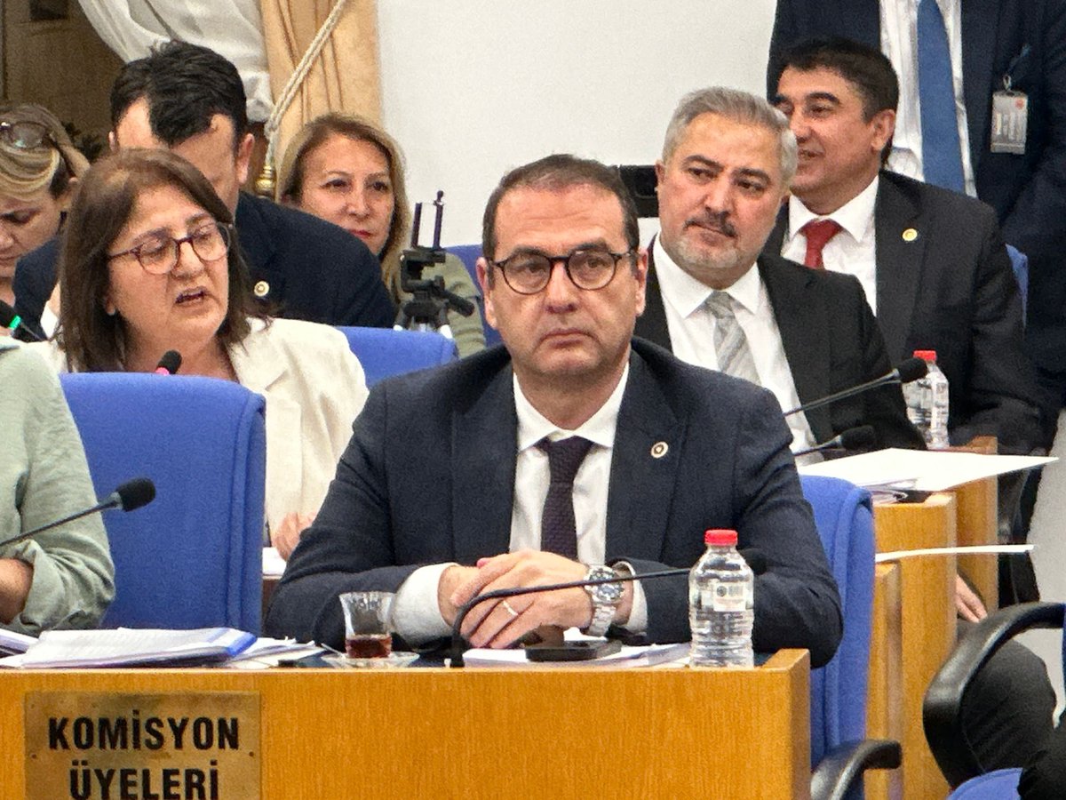 Bugün #TBMM #Sanayi, Ticaret, Enerji, Tabii Kaynaklar, Bilgi ve Teknoloji Komisyonu’nda, zeytinliklerimizi hedef alan maden talanına karşı milletin sesi olduk.
Saat 10.00’da başlaması gereken toplantı, ısrarlı mücadelemizle ancak 13.00’te başlayabildi.

#Zeytinağacı; #Türk