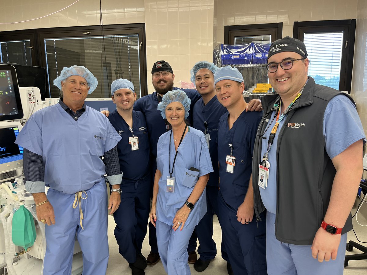 uttyler_anes's tweet image. Last Thursday reps from GE made the trip to Tyler to teach our residents about the Aisys anesthesia machines used at our anesthetic locations. Residents learned about the inner workings of the machine, proper maintenance and setup, and how to troubleshoot errors and issues.