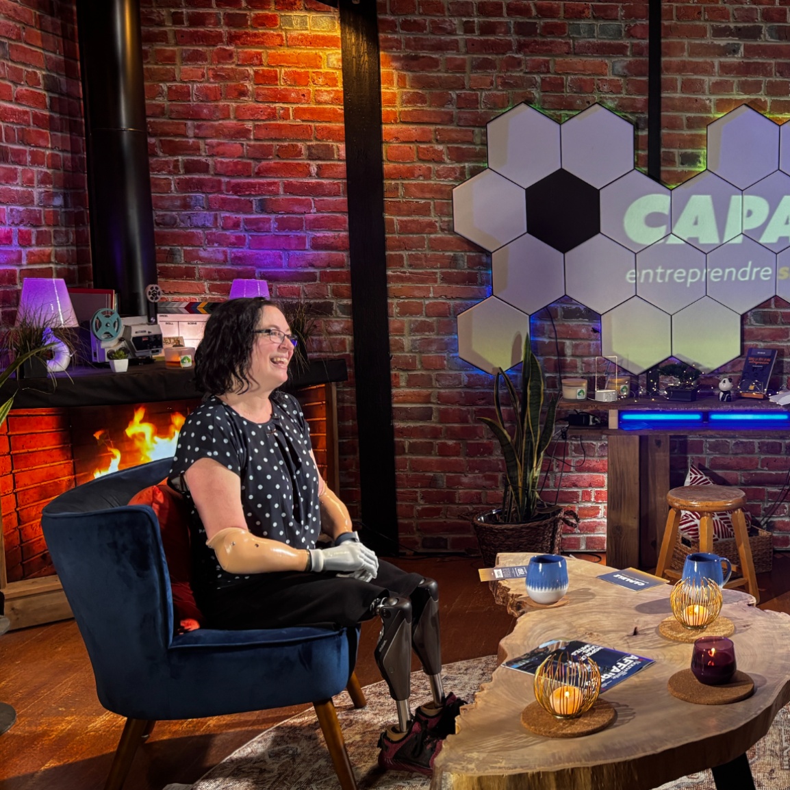 J'ai rencontré la belle Marie-Sol St-Onge <a href="/Sol_peintre/">Marie-Sol St-Onge</a>  aujourd'hui dans le cadre de l'avant dernière entrevue du balado Capable, entreprendre sans limites ! Quelle belle invitée.