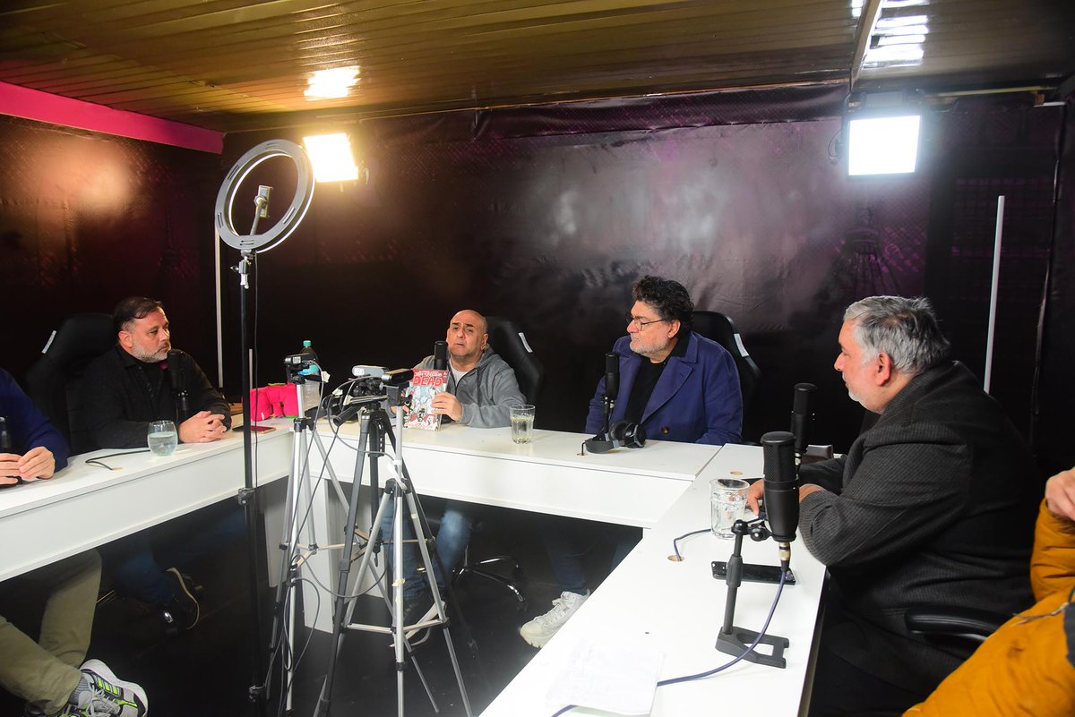 Conduciendo NOVA Stream por <a href="/valetodovt/">Vale Todo</a> con el dirigente liberal de La Matanza, <a href="/FabianRealeok/">Fabián Reale</a>  el peluquero de los famosos, <a href="/cuggini_fabio/">Cuggini Fabio</a>  y el abogado <a href="/Leo_Belastegui/">Leonardo Belastegui</a>