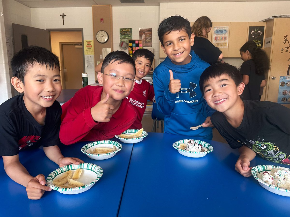 MsNYarra's tweet image. Banana split + procedural writing = the sweetest way to end the year! 🍌🍦✏️ First time making (and eating!) one- and they loved it! Sugar rush in full effect 😆 #EndOfYearFun #Grade3 #BananaSplit