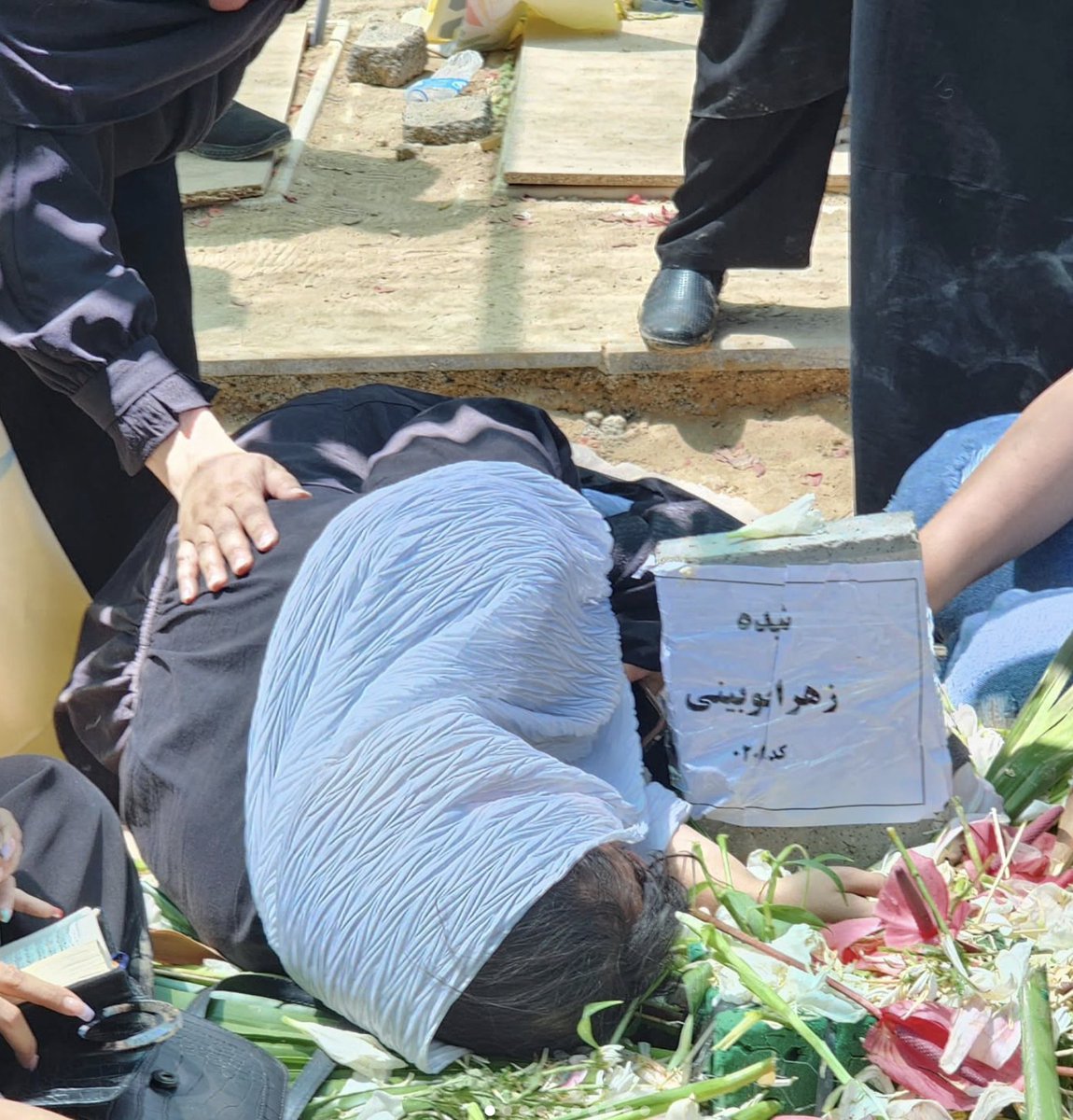 alexshams_'s tweet image. Scenes from funerals of victims of Israel's bombing in Tehran

Since Israel launched its unprovoked surprise attack, more than 600 Iranians have been killed. Thousands more are homeless. 

The death toll is rising fast. The main victims are civilians.