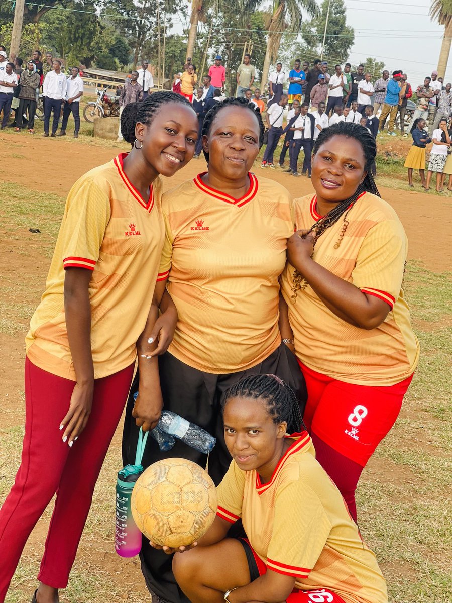 Teacher Mpamire Cup between Teaching Staff and Prefects of Standard High School Zzana-Stahiza has come to and end. Congulatulations Stahiza Prefects. 
PREFECTS 4-2 TEACHING STAFF.