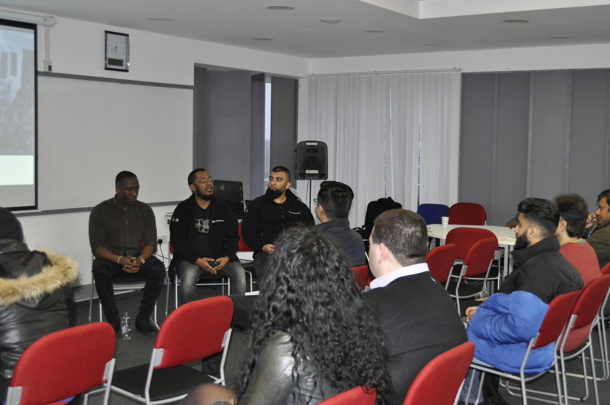 weareblockchain's tweet image. This is how we orange 🟧 pill 💊 folks into #Bitcoin. One. Meetup. At. A. Time. 🍕🍵🥤
#BitcoinEducation. #BitcoinIsForEveryone