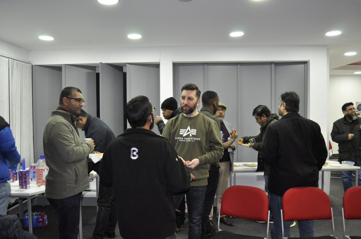 weareblockchain's tweet image. This is how we orange 🟧 pill 💊 folks into #Bitcoin. One. Meetup. At. A. Time. 🍕🍵🥤
#BitcoinEducation. #BitcoinIsForEveryone