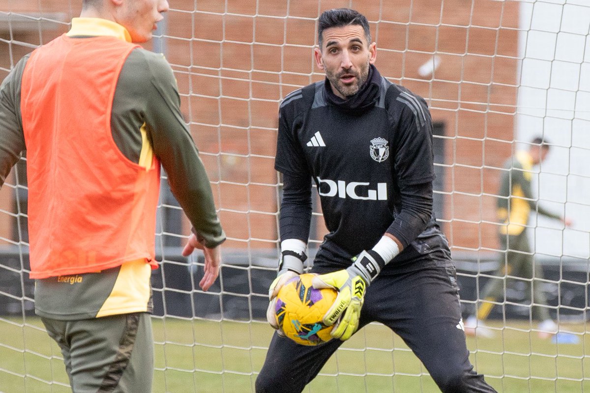 tomnadal18's tweet image. Gracias @Burgos_CF por esta corta pero bonita experiencia.
Ha sido un placer formar parte de esta familia. Y agradezco de corazón a todos los miembros del club y aficionados por el cariño que me han brindado.
La mayor de las suertes para la próxima temporada 👏🏻🤍🖤
