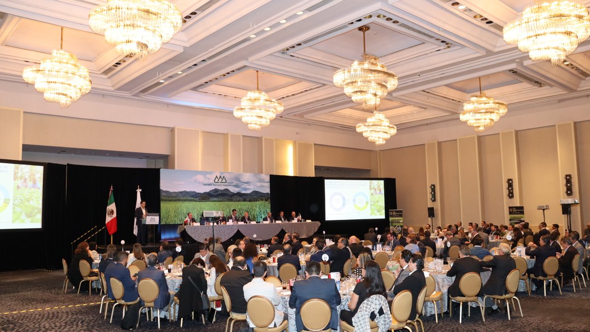 Con liderazgo y unidad, celebramos nuestro Consejo Nacional, junto a representantes del sector agroalimentario, aliados e invitados especiales, para dar seguimiento a los temas prioritarios del #CNA.

La sesión incluyó la revisión de la estructura organizacional, presentación de