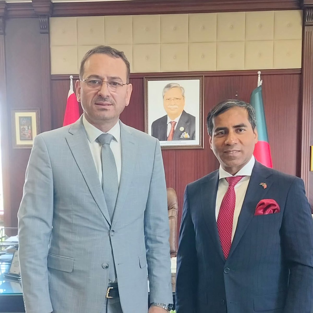 HKaradeniz37's tweet photo. Bangladeş’in Ankara Büyükelçisi Sn. M. Amanul Haq’a gerçekleştirdiğimiz ziyaretle, ülkeler arası iş birliğinin değerini bir kez daha hissettik.

24-27 Eylül’de Kastamonu’da gerçekleşecek #TRADEF Fuarı için verdiği destek ve ilgisi bizleri memnun etti https://t.co/033ISNWTpx