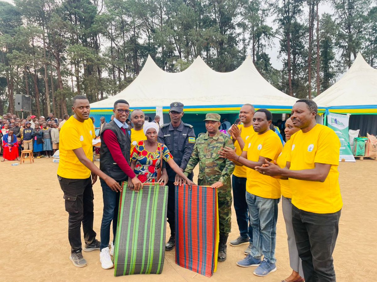 YWCARwanda's tweet image. YWCA Rwanda, @NyaruguruDistr & @Rwanda_Child teamed up to support 144 ECD centers with floor mats, boosting safety, comfort and the learning environment for young children. This initiative took place during the accountability week, locally known as open day, a five-day event…