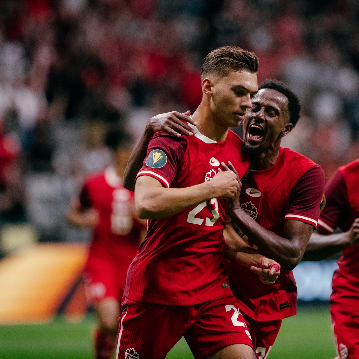 Gold-standard Canada 🇨🇦

Game-worn &amp; signed jerseys from a dominant 6-0 @CANMNT_official win over Honduras, now live! 

l.matchwornshirt.com/dICWRw