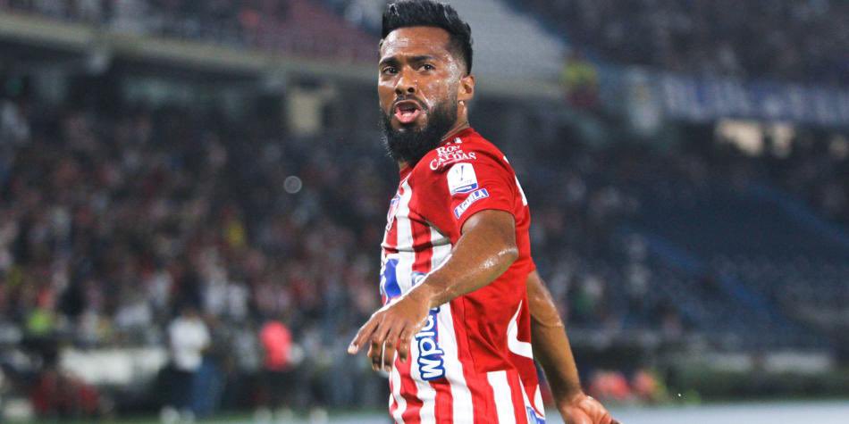 Me comentaron que Luis “Cariaco” González podría llegar al Carabobo FC.

Terminó su vínculo con el Junior de Barranquilla, dirigido por César Farías y la propuesta del grana le agradaría además de poder trabajar con Daniel.

Además, también tendría ofertas de Puerto y Táchira.