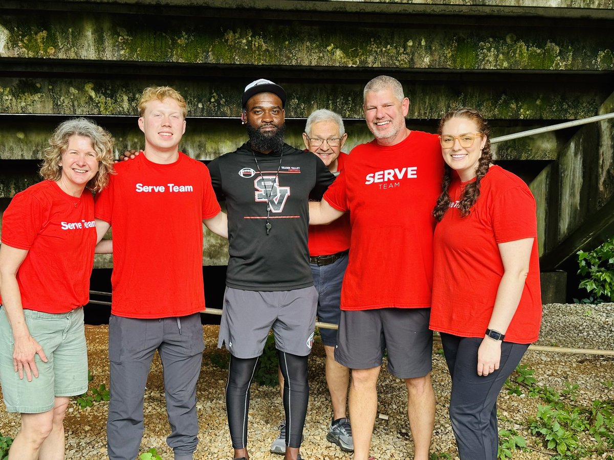George Bates (@coachbates7) on Twitter photo SV๐: Salute to our โMale Influencersโ, we had a total of 30 show up and support our young men even through the storm! Meant so much! Big thanks to The Church of The Highlands for feeding everyone! Total Team Effort! <a href="/ShadesValleyFB/">Shades Valley Football</a>
โซ๏ธGoMOUNTIESโซ๏ธ SV๐: Salute to our โMale Influencersโ, we had a total of 30 show up and support our young men even through the storm! Meant so much! Big thanks to The Church of The Highlands for feeding everyone! Total Team Effort! <a href="/ShadesValleyFB/">Shades Valley Football</a>
โซ๏ธGoMOUNTIESโซ๏ธ