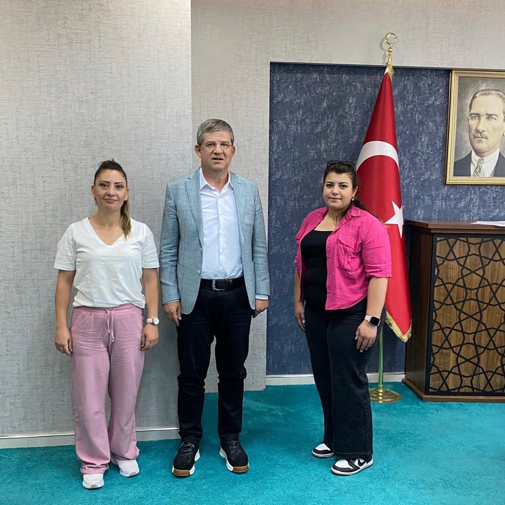 Pınarkent Mahalle Muhtarı Özlem Çağlar, AK Parti İl Başkanımız Muhammet Subaşıoğlu’nu ziyaret etti.