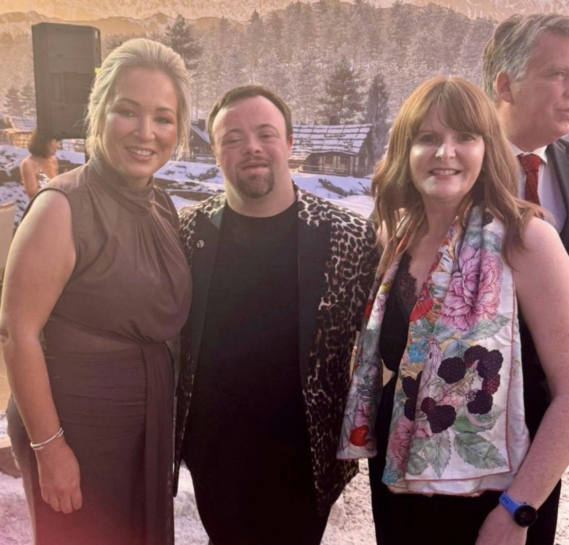 CArchibald_SF's tweet photo. A real pleasure to be at the official launch of Studio Ulster this evening.

Congrats to @UlsterUni and all involved in the delivery of this amazing project which is the most advanced virtual production studio in the world 👏🏻 https://t.co/mnsJ4IkkbG