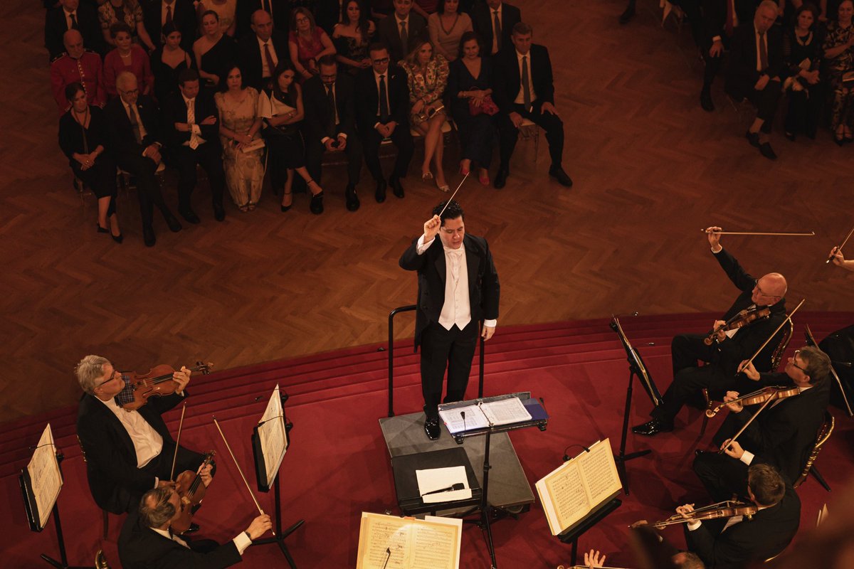 Felipe Tristan (@felipetristan) on Twitter photo A VIENNA FINALE!!!
ā£š¦š¹š»šµā¤ļøāš„
ā£First photo from our concert last week in the beautiful Hofburg Imperial Palace with the Prague Phil, in a program with works by Rossini, Mozart, Strauss, and Beethoven
ā£šHofburg Imperial Palaceā£
ā£#vienna #conductor #praguephil #hofburgpalace A VIENNA FINALE!!!
ā£š¦š¹š»šµā¤ļøāš„
ā£First photo from our concert last week in the beautiful Hofburg Imperial Palace with the Prague Phil, in a program with works by Rossini, Mozart, Strauss, and Beethoven
ā£šHofburg Imperial Palaceā£
ā£#vienna #conductor #praguephil #hofburgpalace